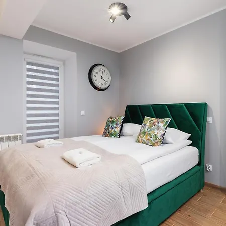 Underground Apartments Kielecka Rondo Mogilskie By Noclegi Renters Krasków Eksteriør bilde