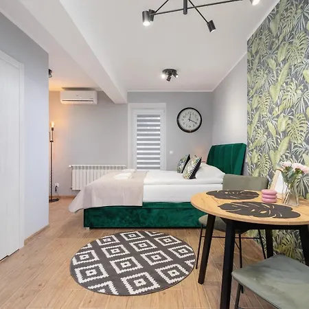 Underground Apartments Kielecka Rondo Mogilskie By Noclegi Renters Krasków Eksteriør bilde