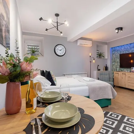 Underground Apartments Kielecka Rondo Mogilskie By Noclegi Renters Krasków Eksteriør bilde