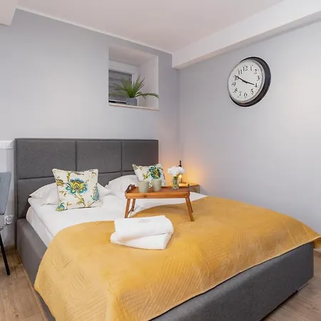 Underground Apartments Kielecka Rondo Mogilskie By Noclegi Renters Krasków Eksteriør bilde