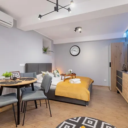 Underground Apartments Kielecka Rondo Mogilskie By Noclegi Renters Krasków Eksteriør bilde