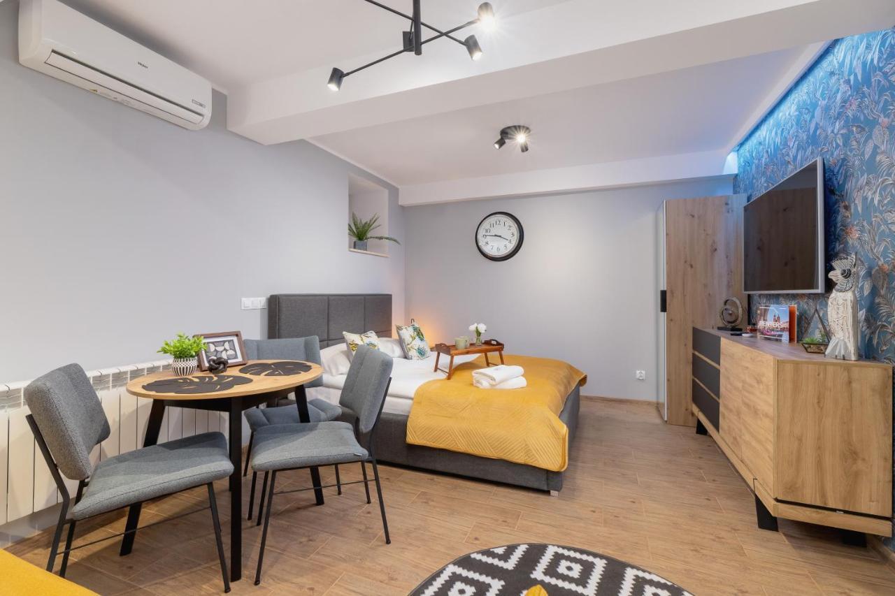 Underground Kielecka Rondo Mogilskie By Renters * Cracovia